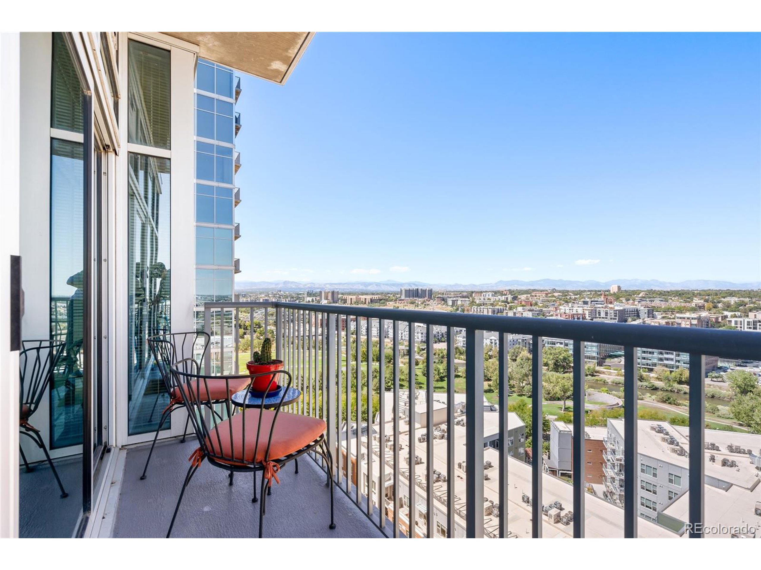 1700 Bassett St 1713