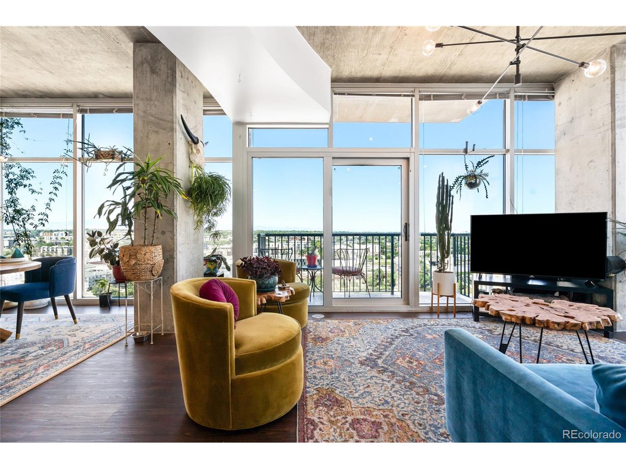 1700 Bassett St 1713