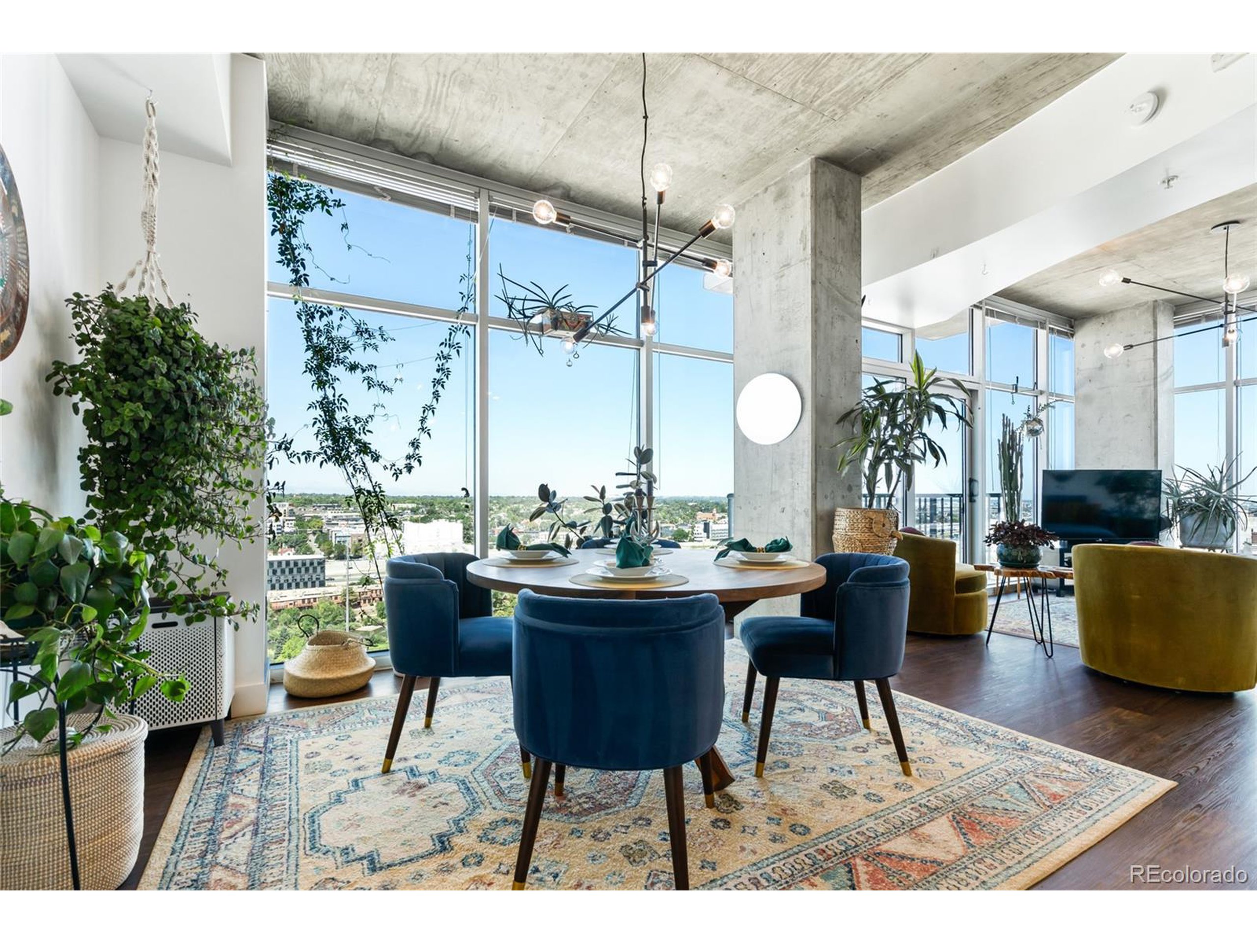 1700 Bassett St 1713