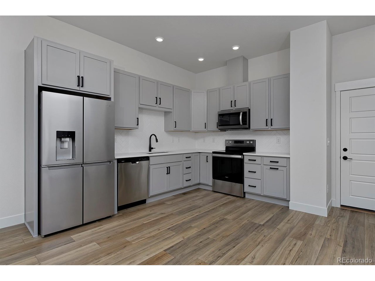 3132 W Bonfils Pl