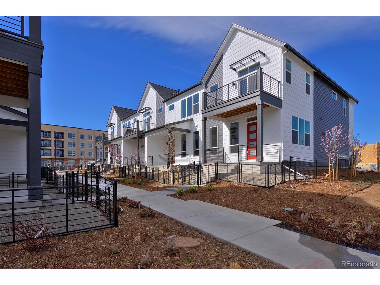 3132 W Bonfils Pl