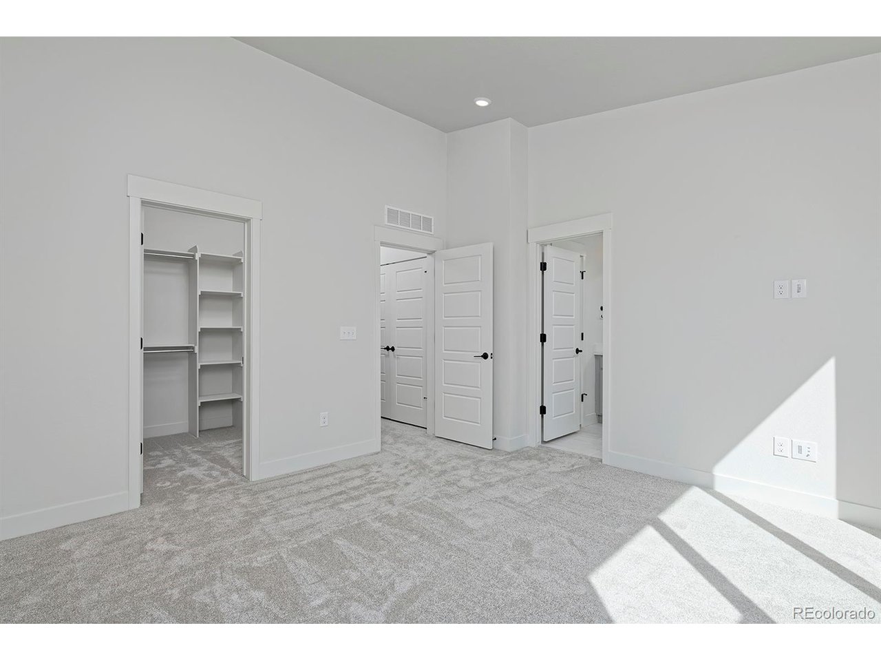 3132 W Bonfils Pl