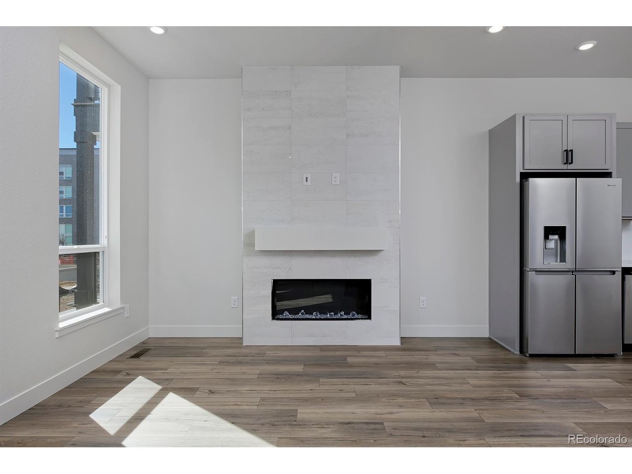 3132 W Bonfils Pl