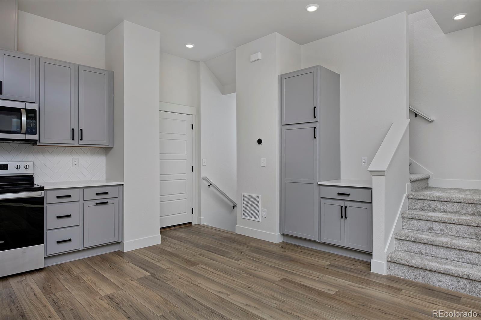3132 W Bonfils Place