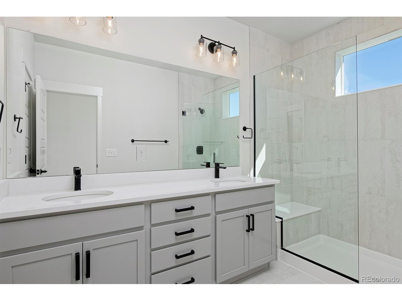3132 W Bonfils Pl