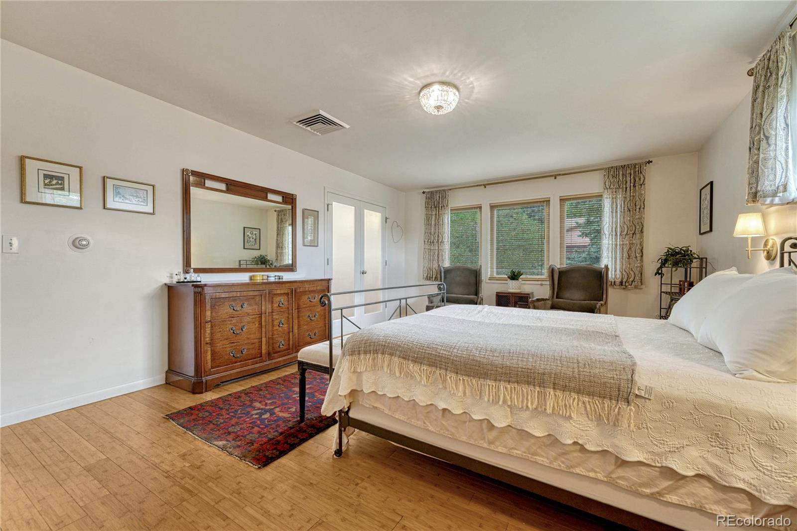 5 Hillside Drive