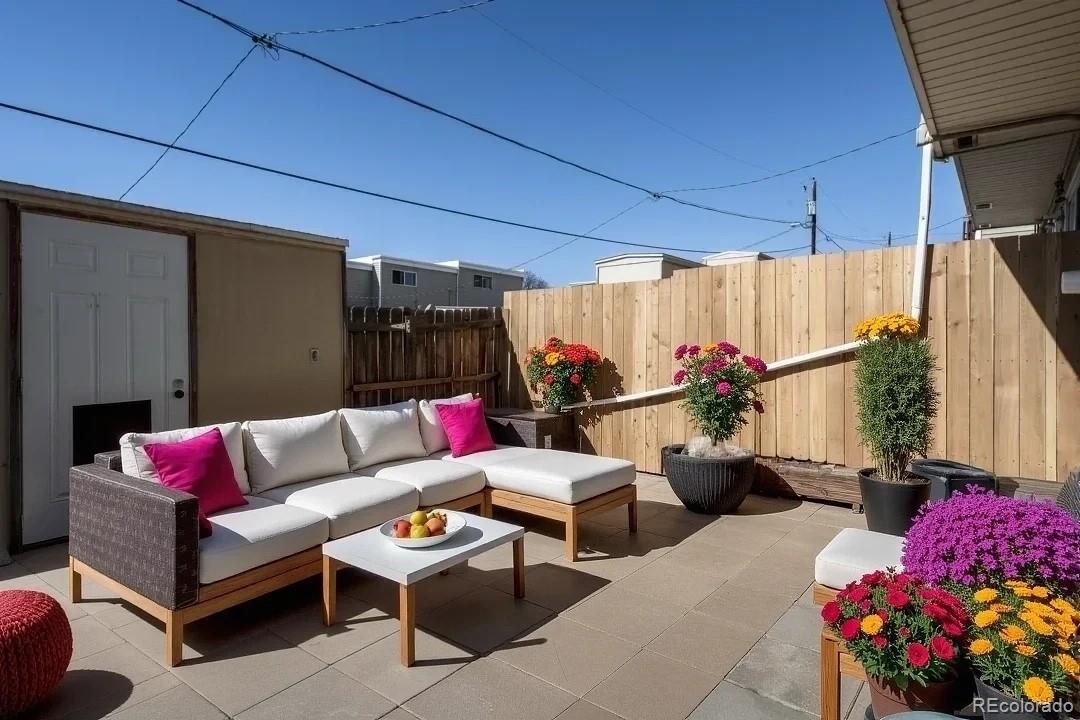 8627 Santa Fe Drive