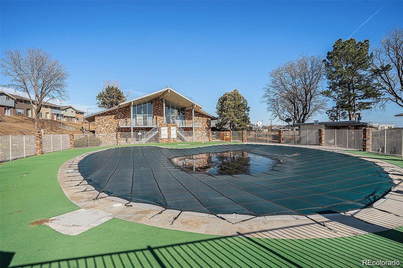8627 Santa Fe Drive