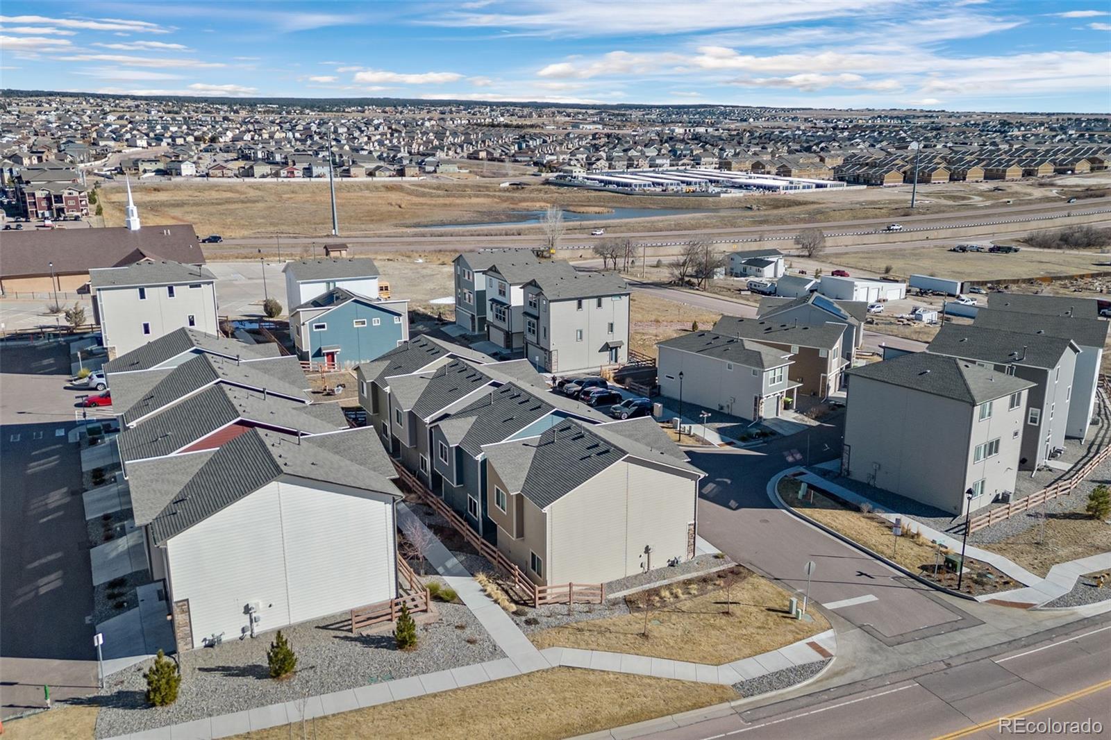 7410 Gorgeted Quail Grove