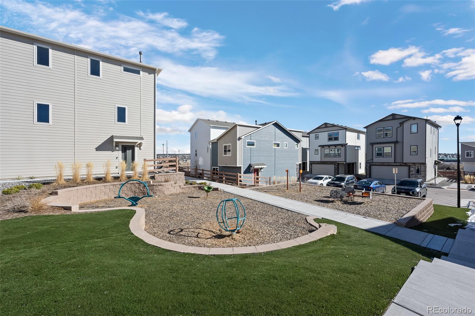 7410 Gorgeted Quail Grove