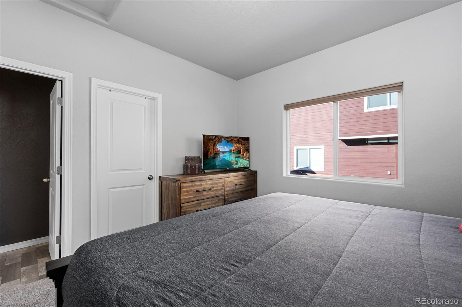 7410 Gorgeted Quail Grove