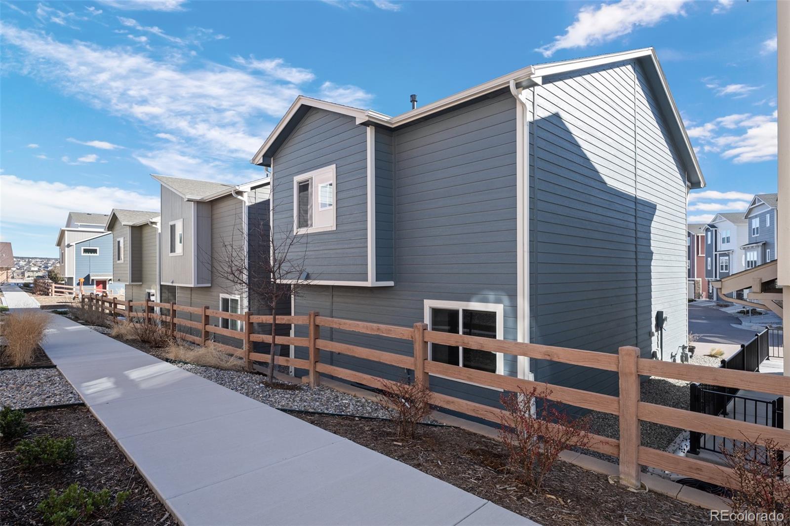 7410 Gorgeted Quail Grove