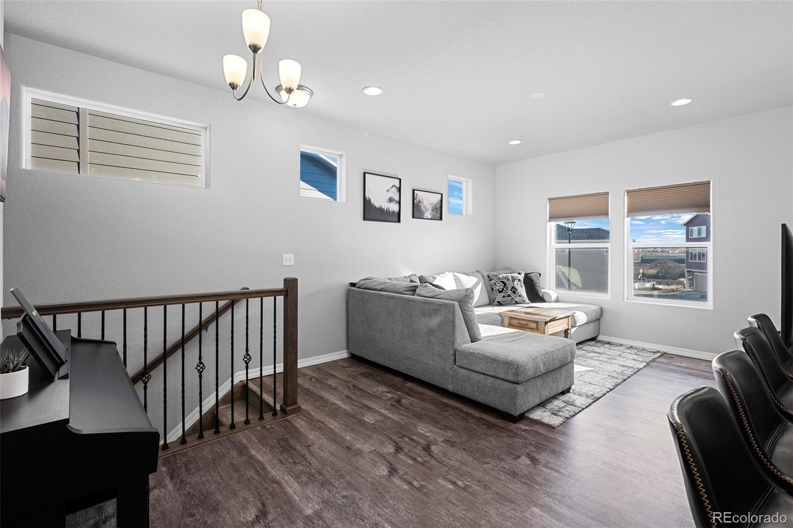 7410 Gorgeted Quail Grove