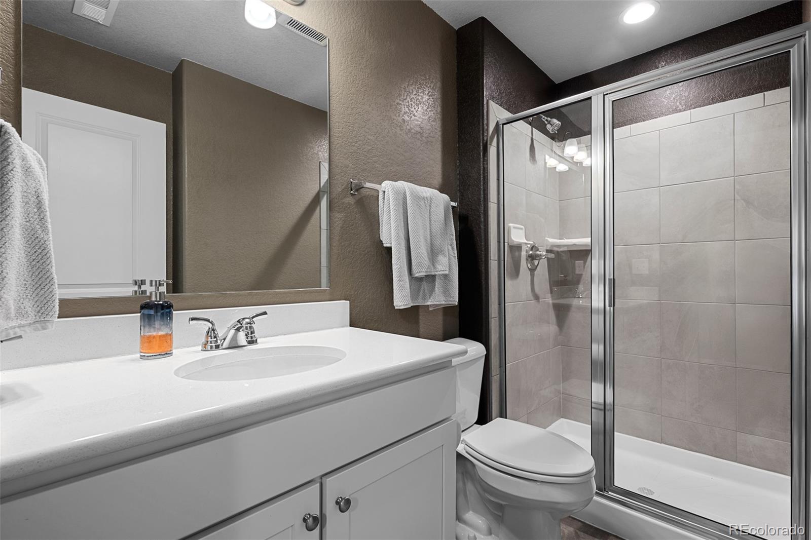 7410 Gorgeted Quail Grove