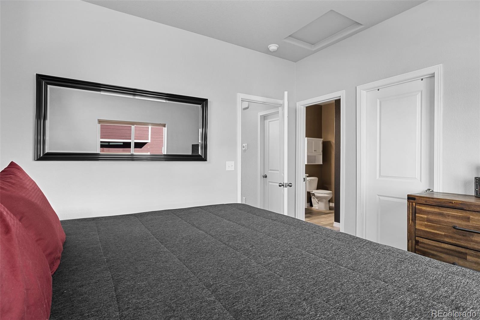 7410 Gorgeted Quail Grove