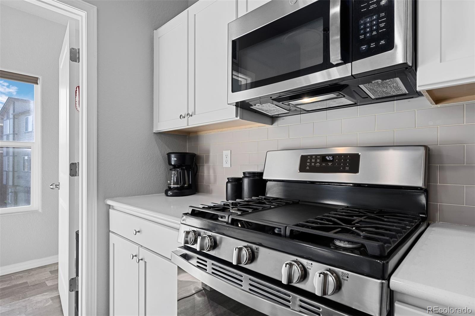 7410 Gorgeted Quail Grove