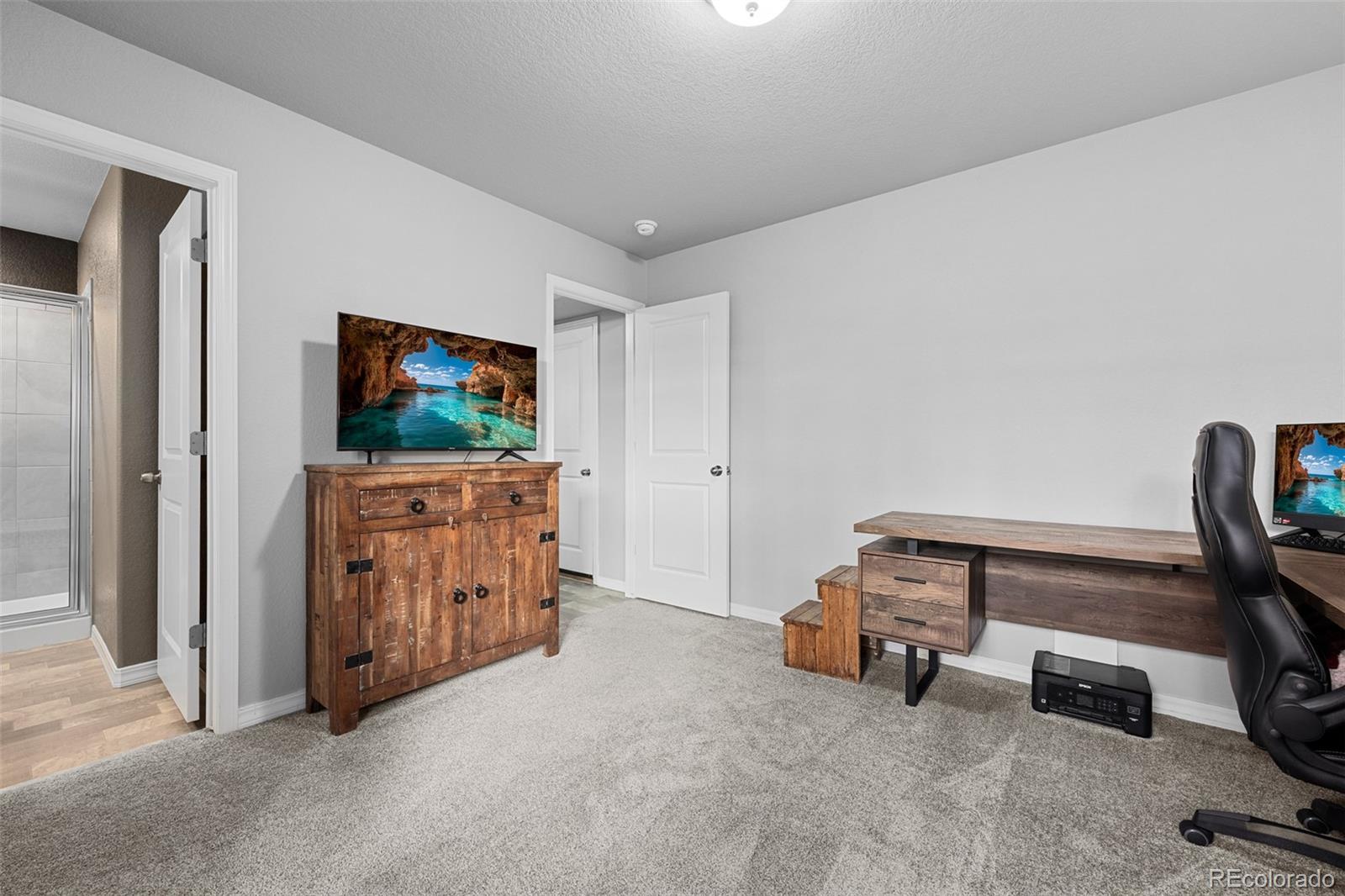 7410 Gorgeted Quail Grove