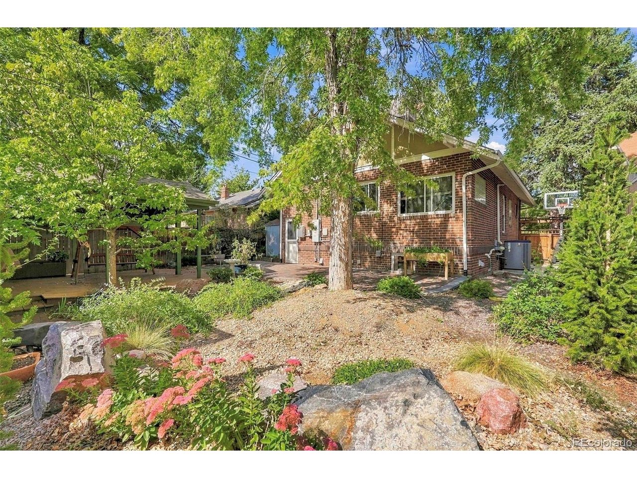 3162 W Denver Pl