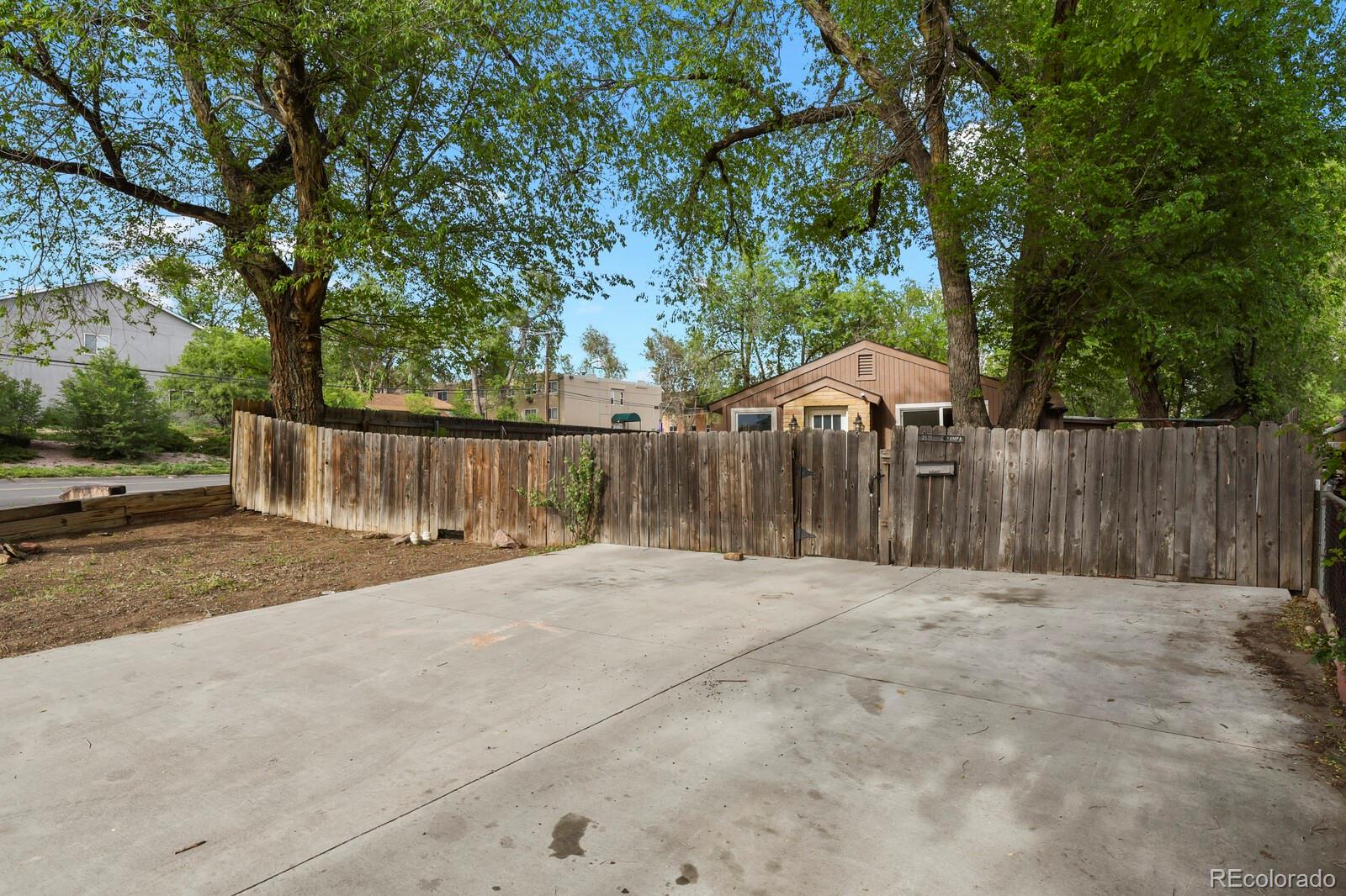 2631 E Yampa Street