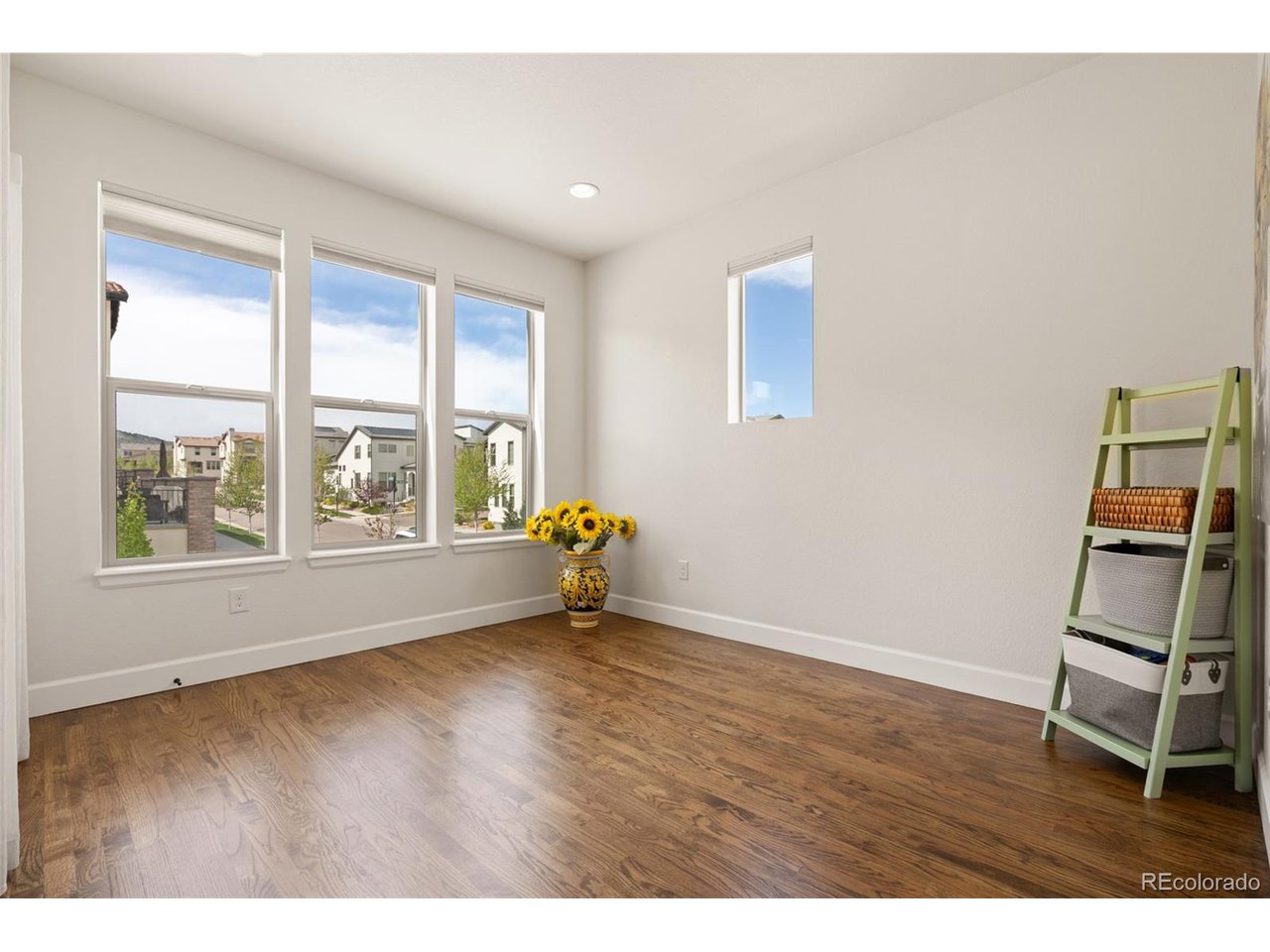 15605 W La Salle Ave