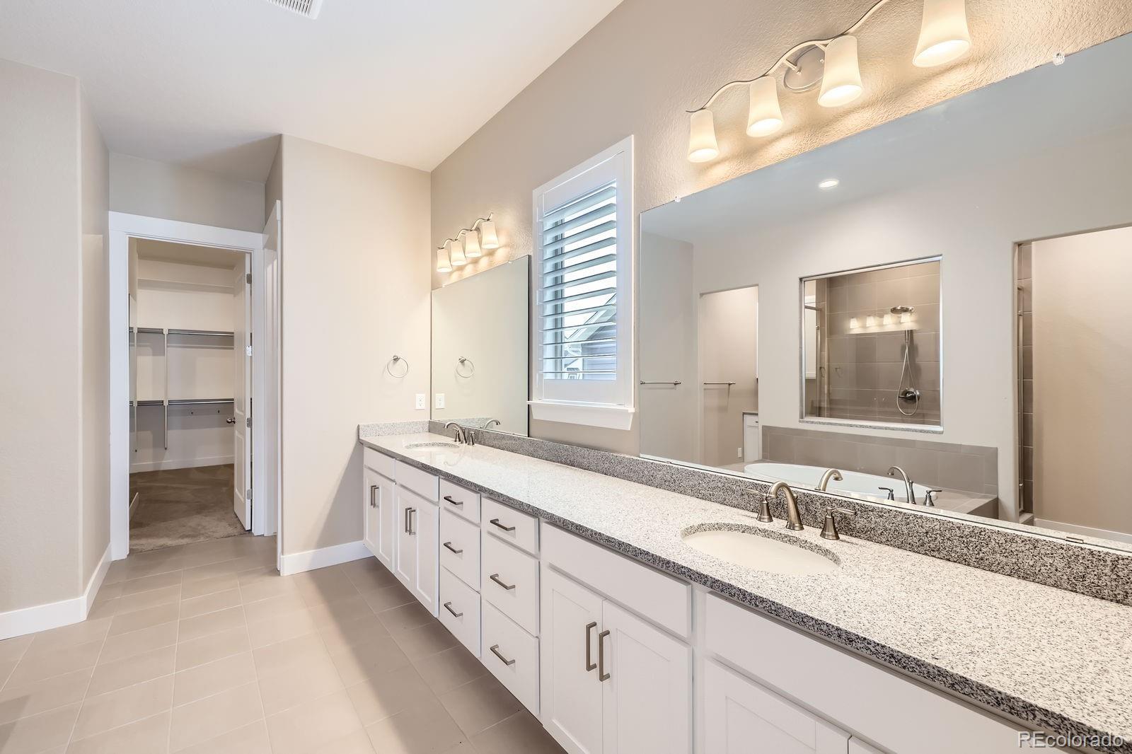 8778 S Quatar Street