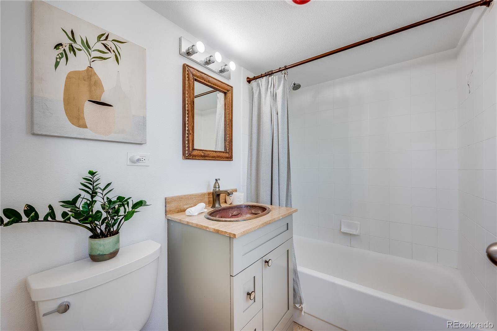 1029 E 8th Avenue Unit: 801