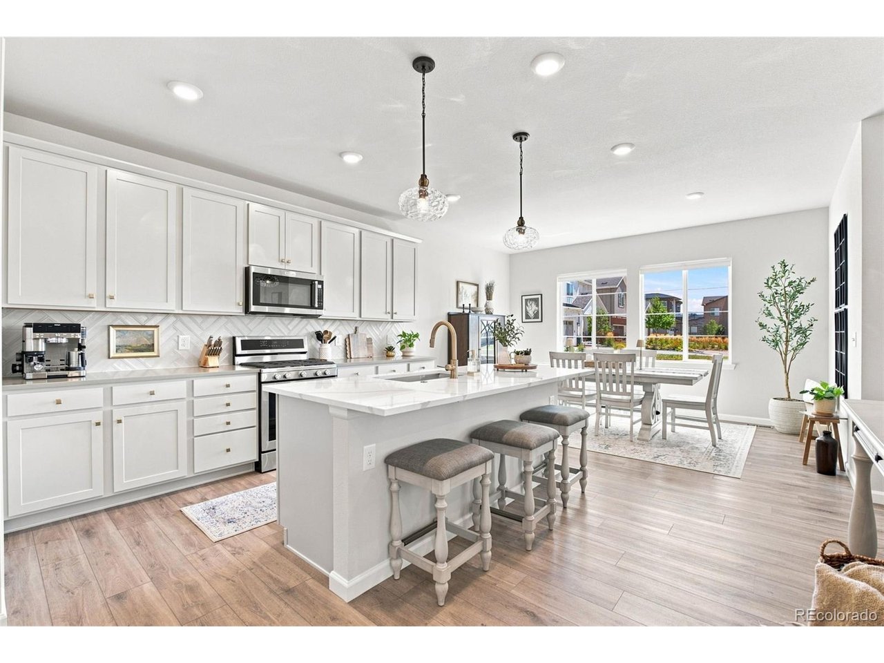 6850 Oak Canyon Cir