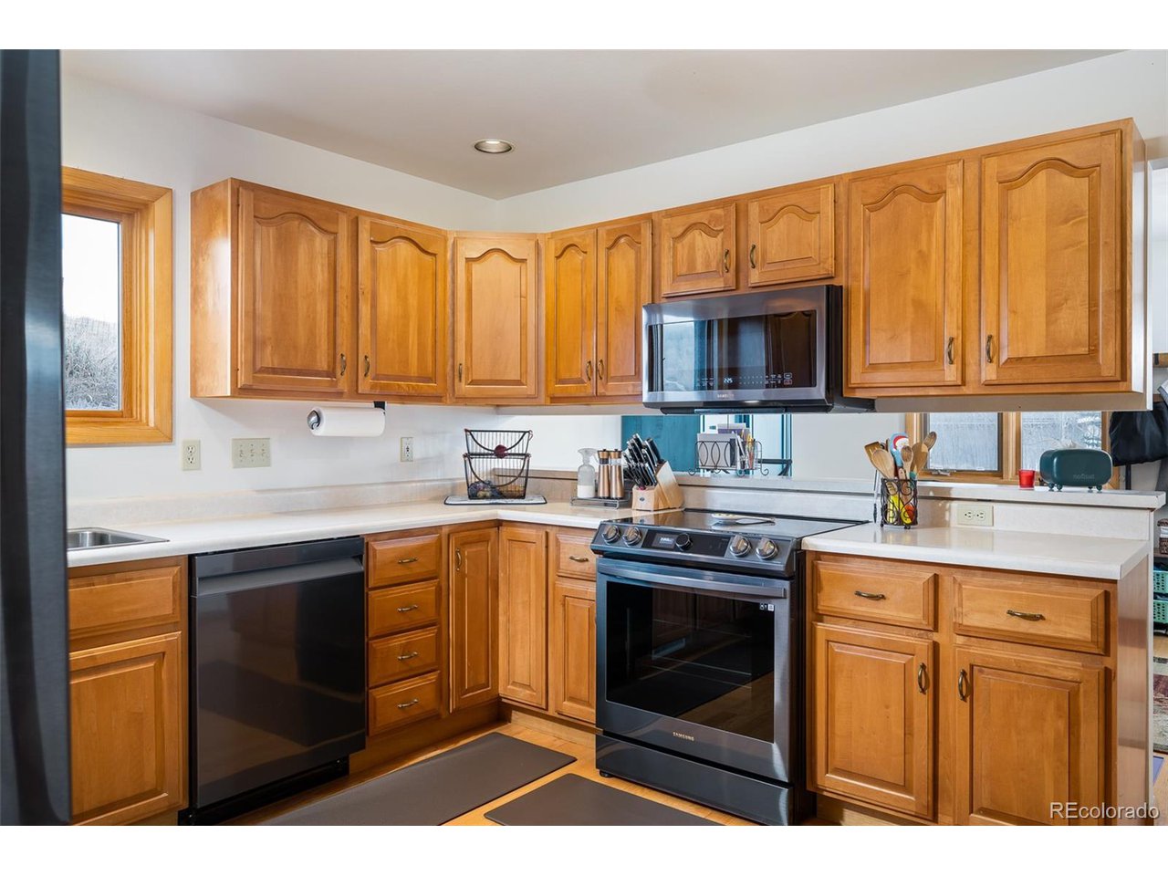 437 W Garnet Ave