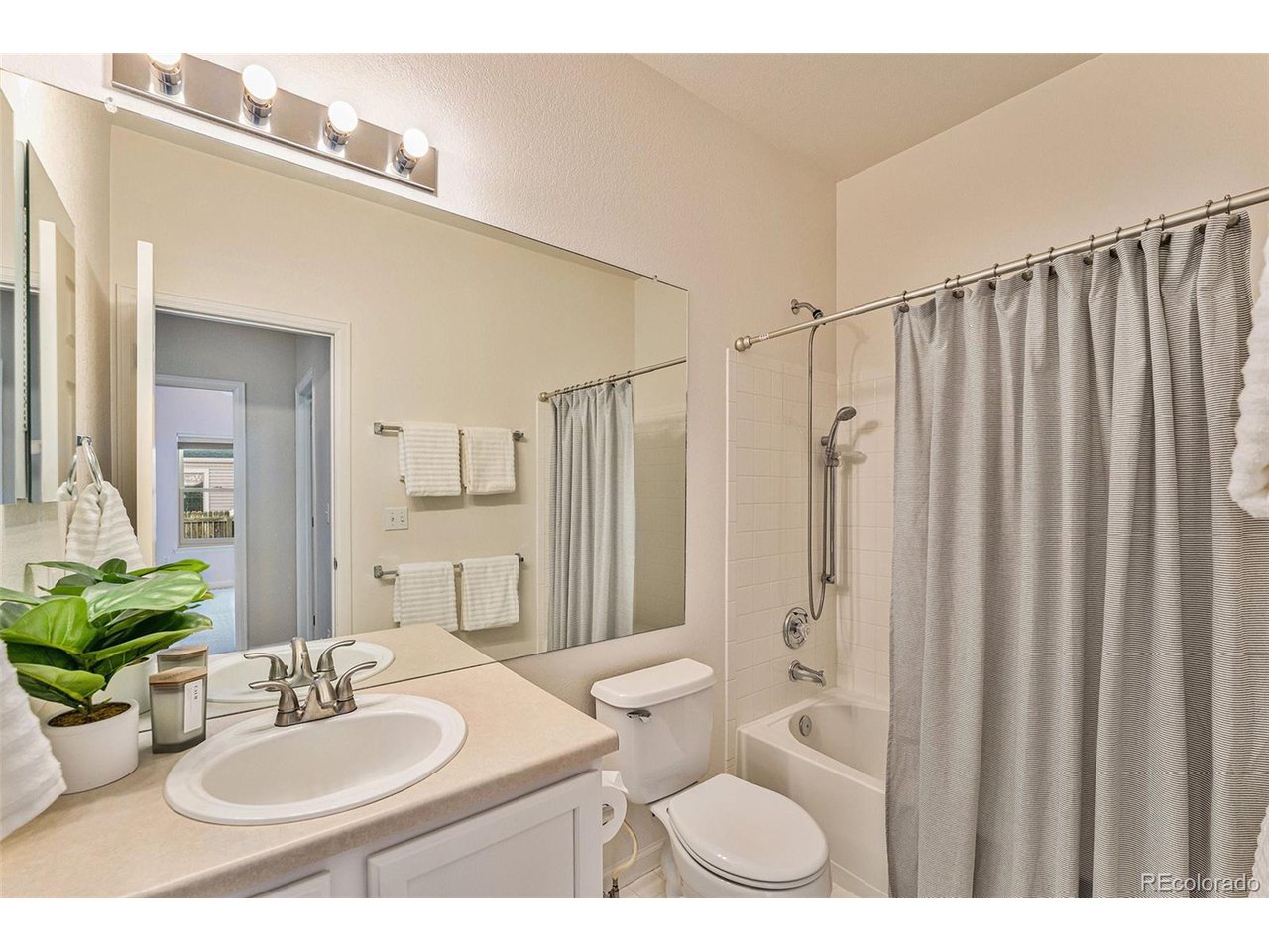 22463 E Dorado Dr