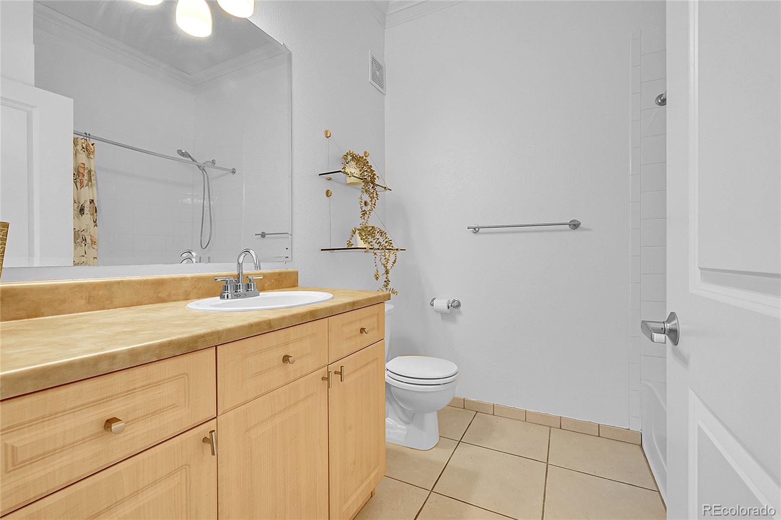 5677 S Park Place Unit: A202