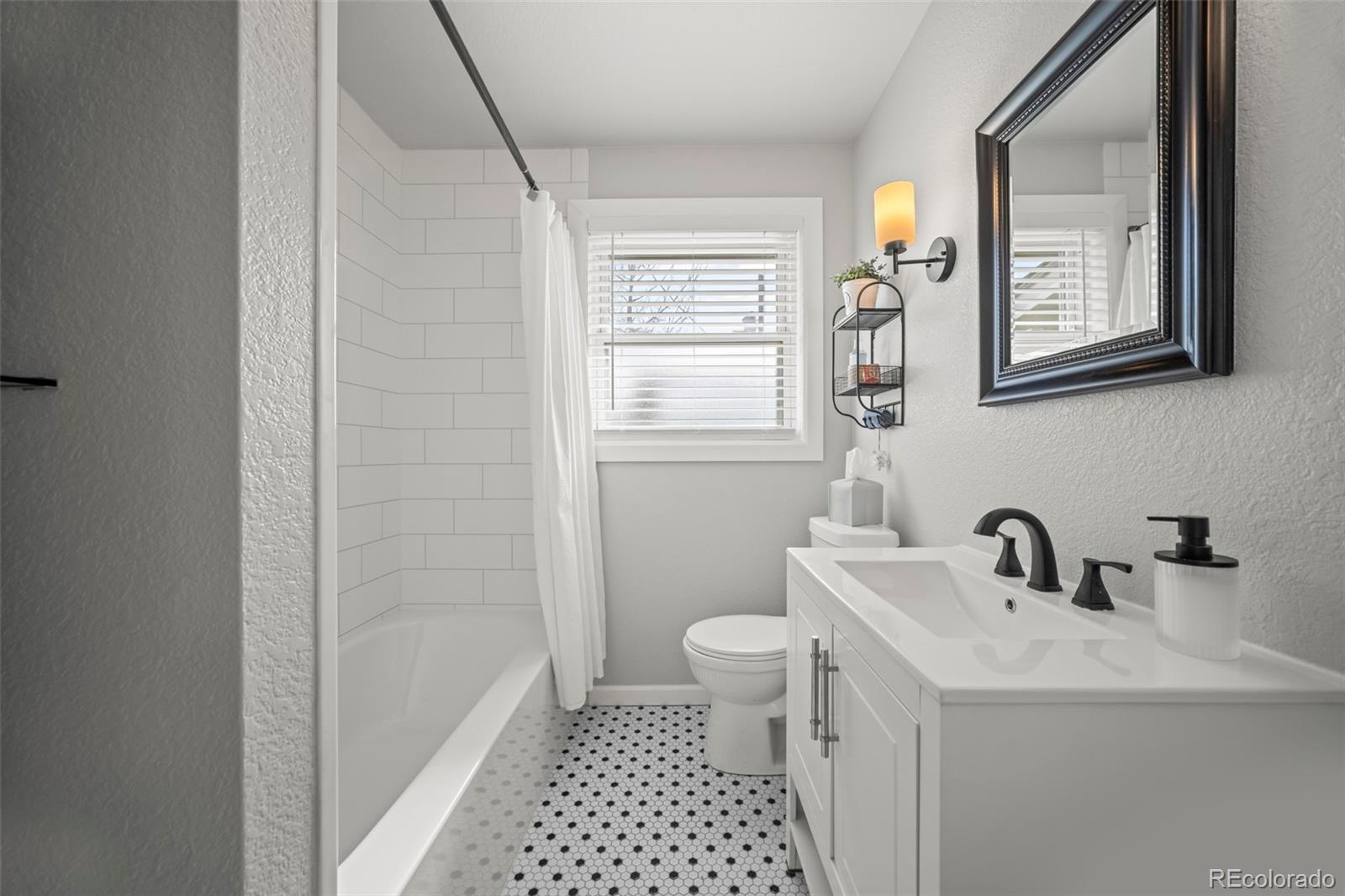 250 W Midway Boulevard