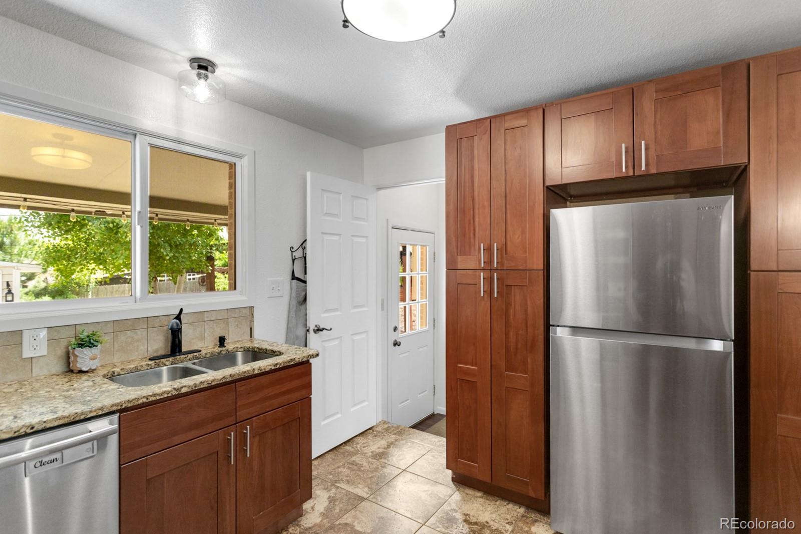 250 W Midway Boulevard