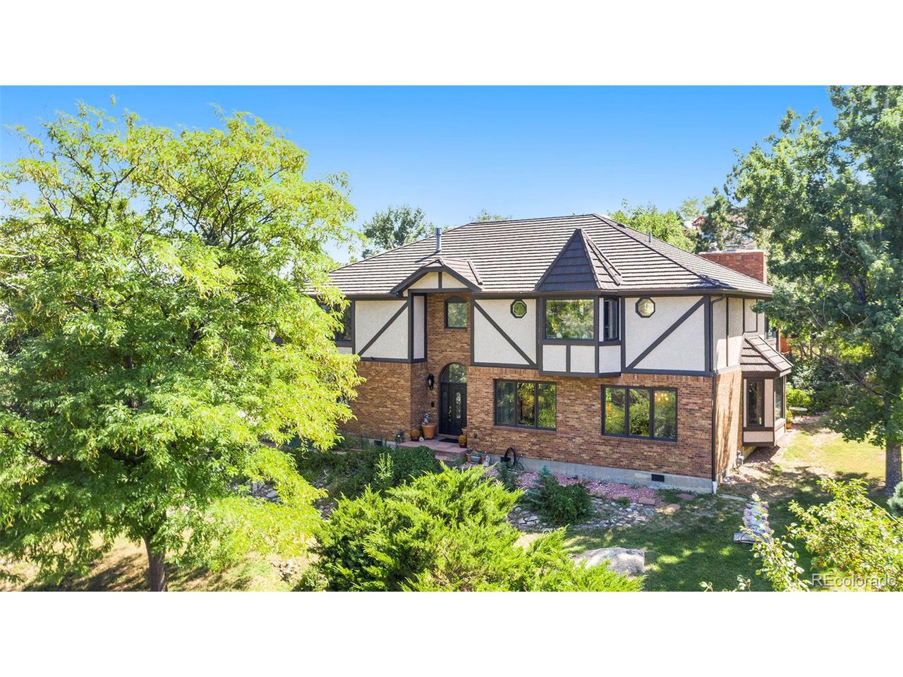 365 Wedgewood Ct