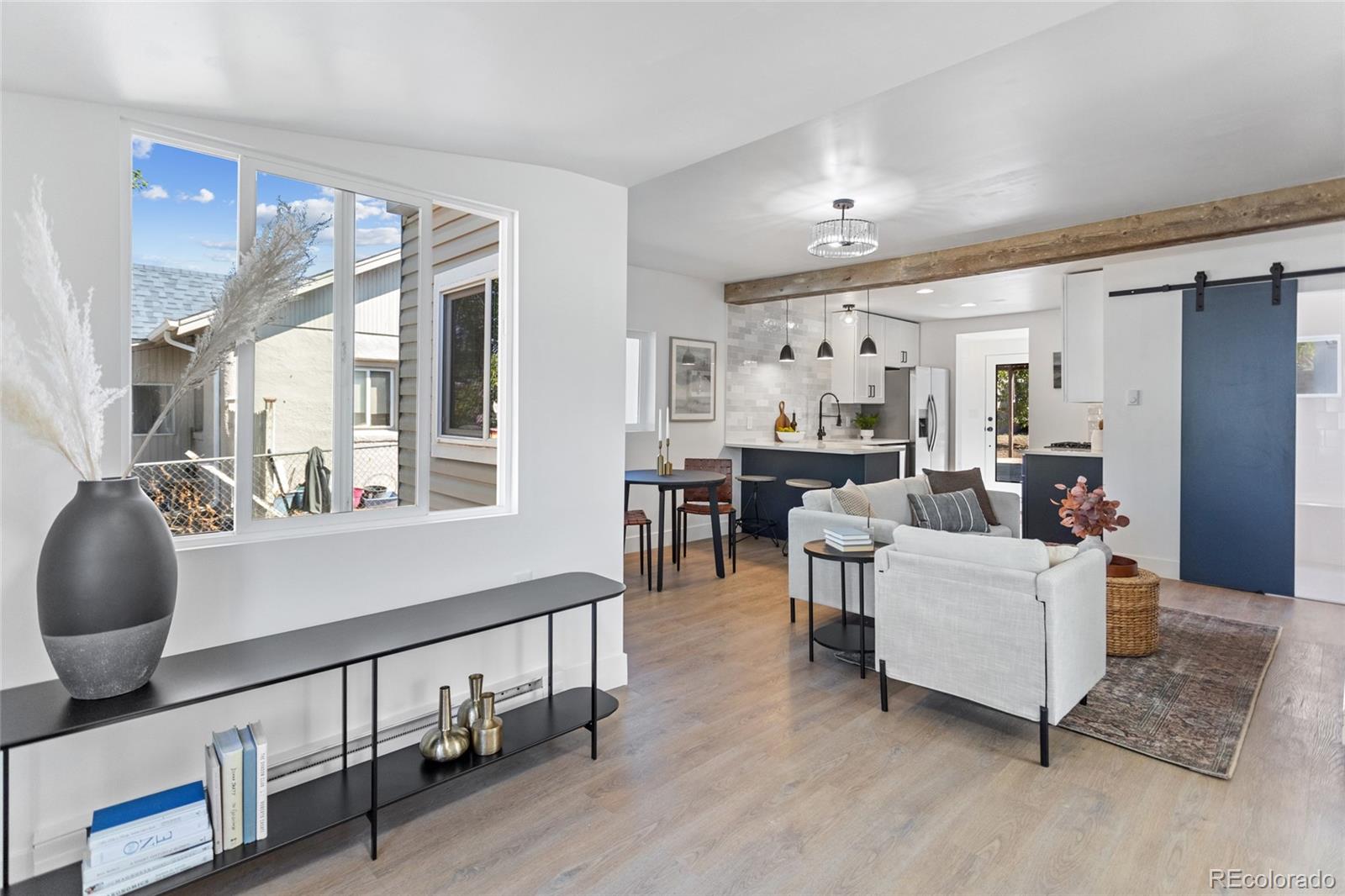 3082 W Center Avenue