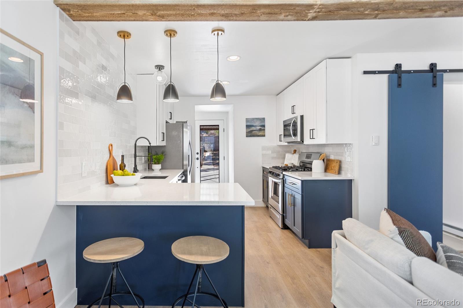 3082 W Center Avenue