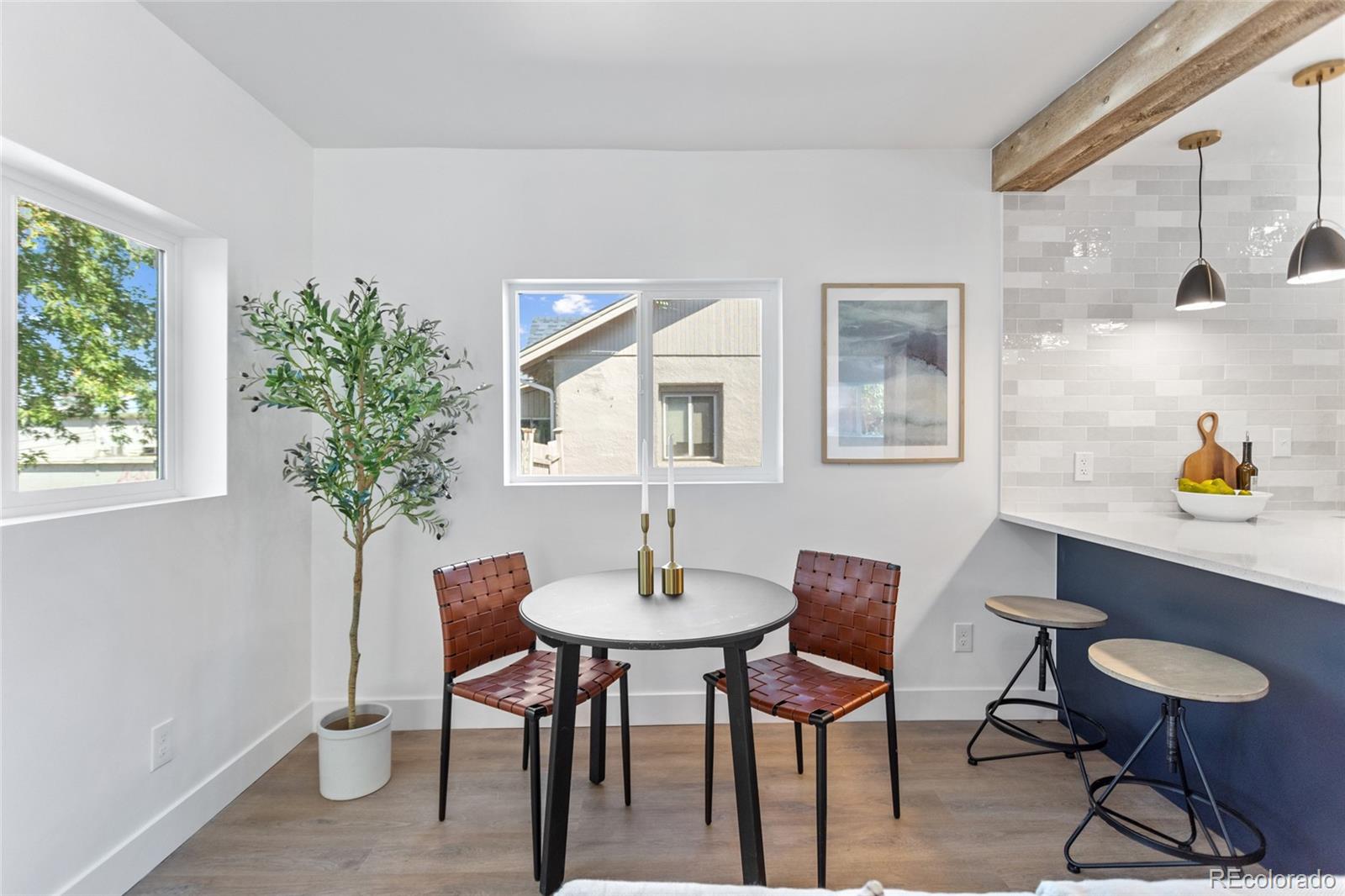 3082 W Center Avenue