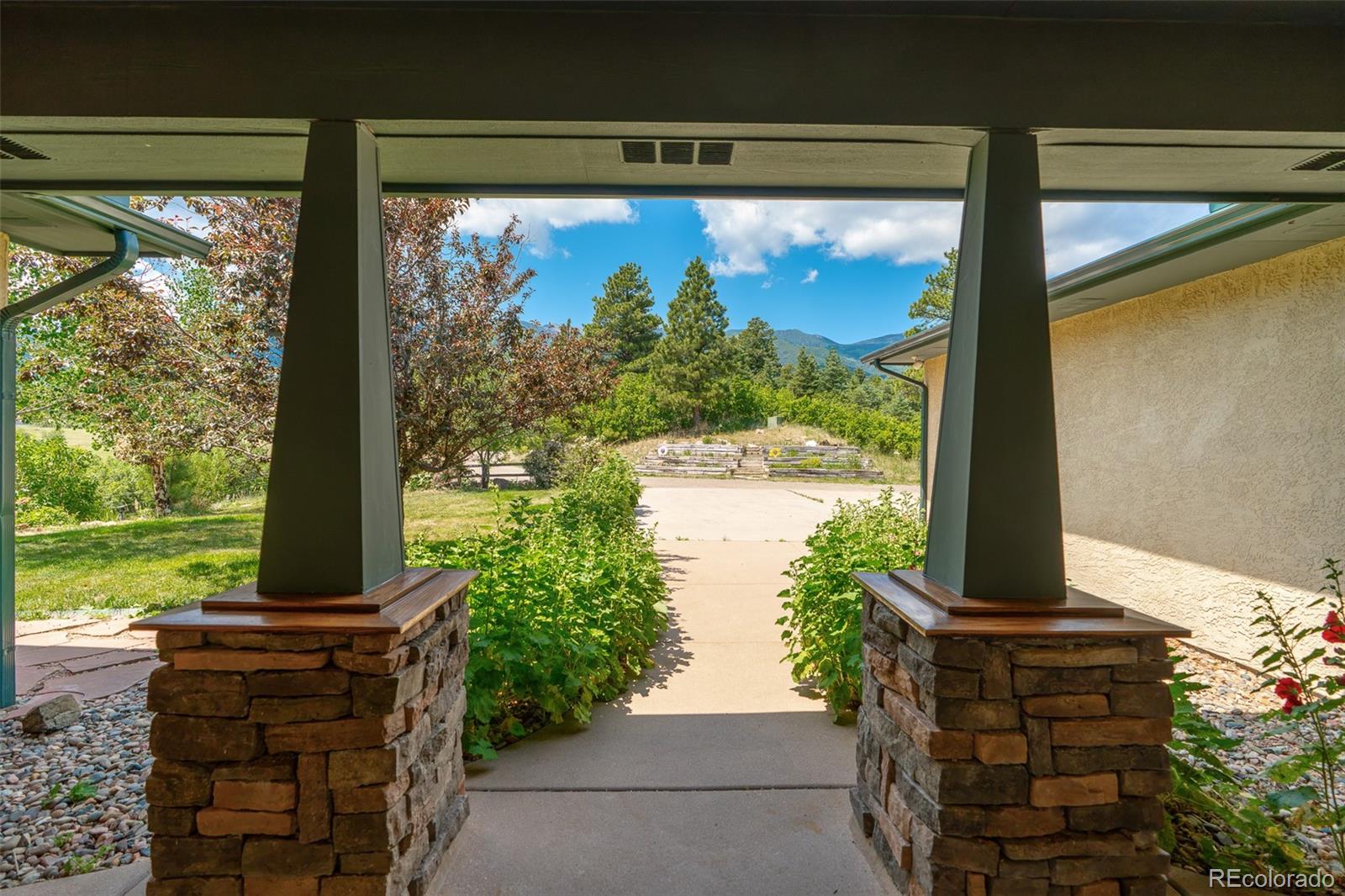 9685 Short Cut Road