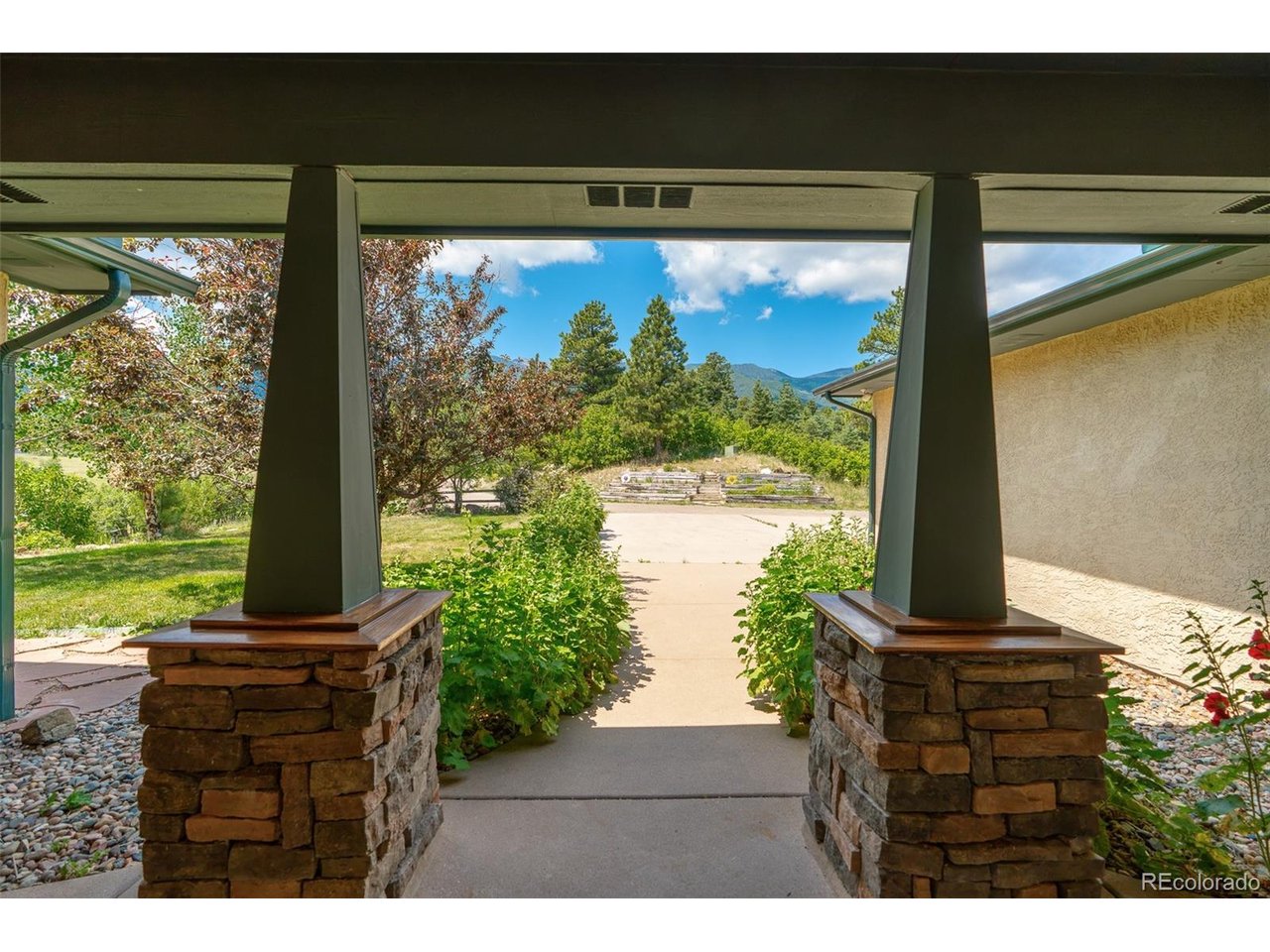 9685 Short Cut Rd