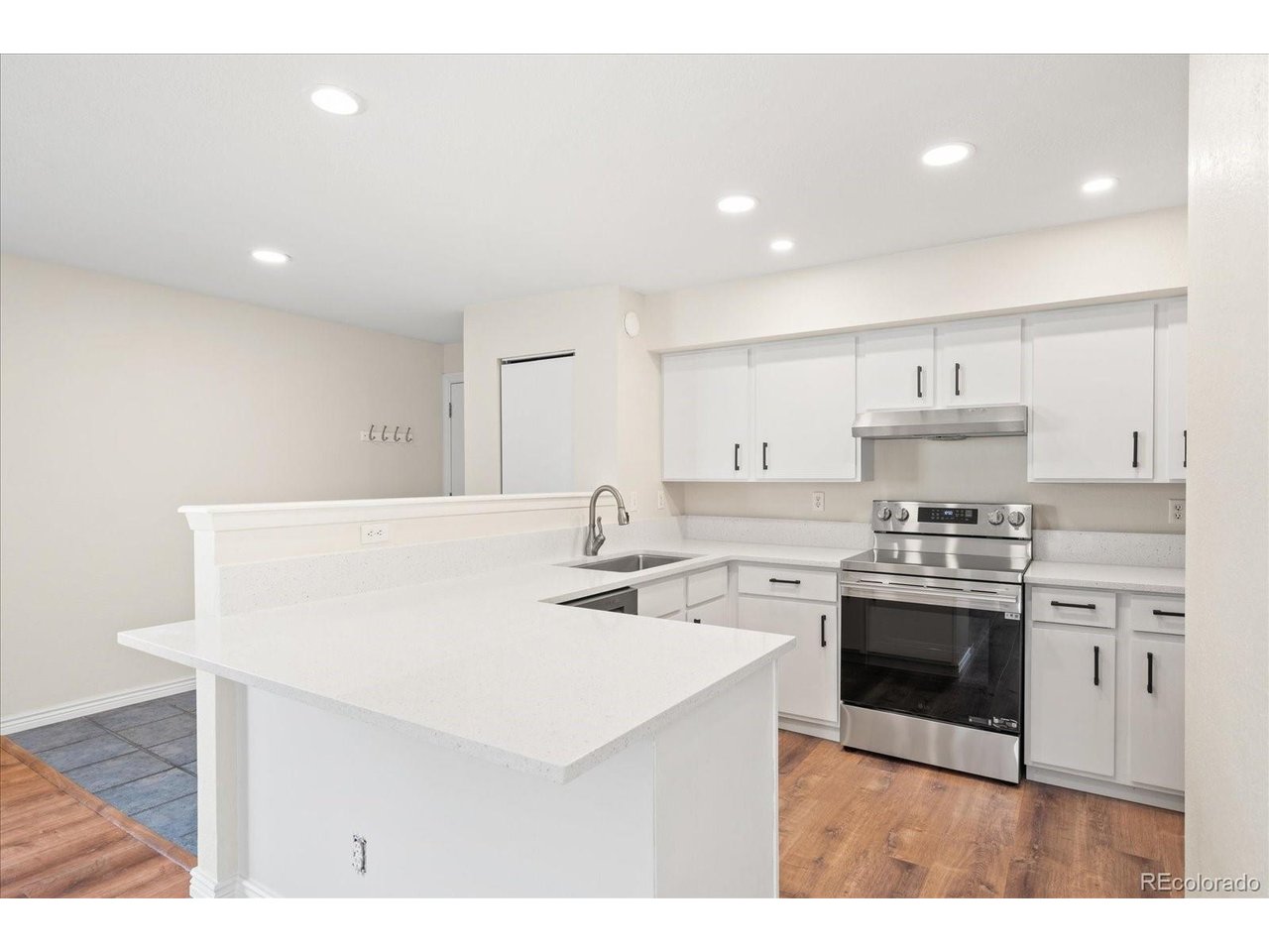 281 S Zinnia Way 2B