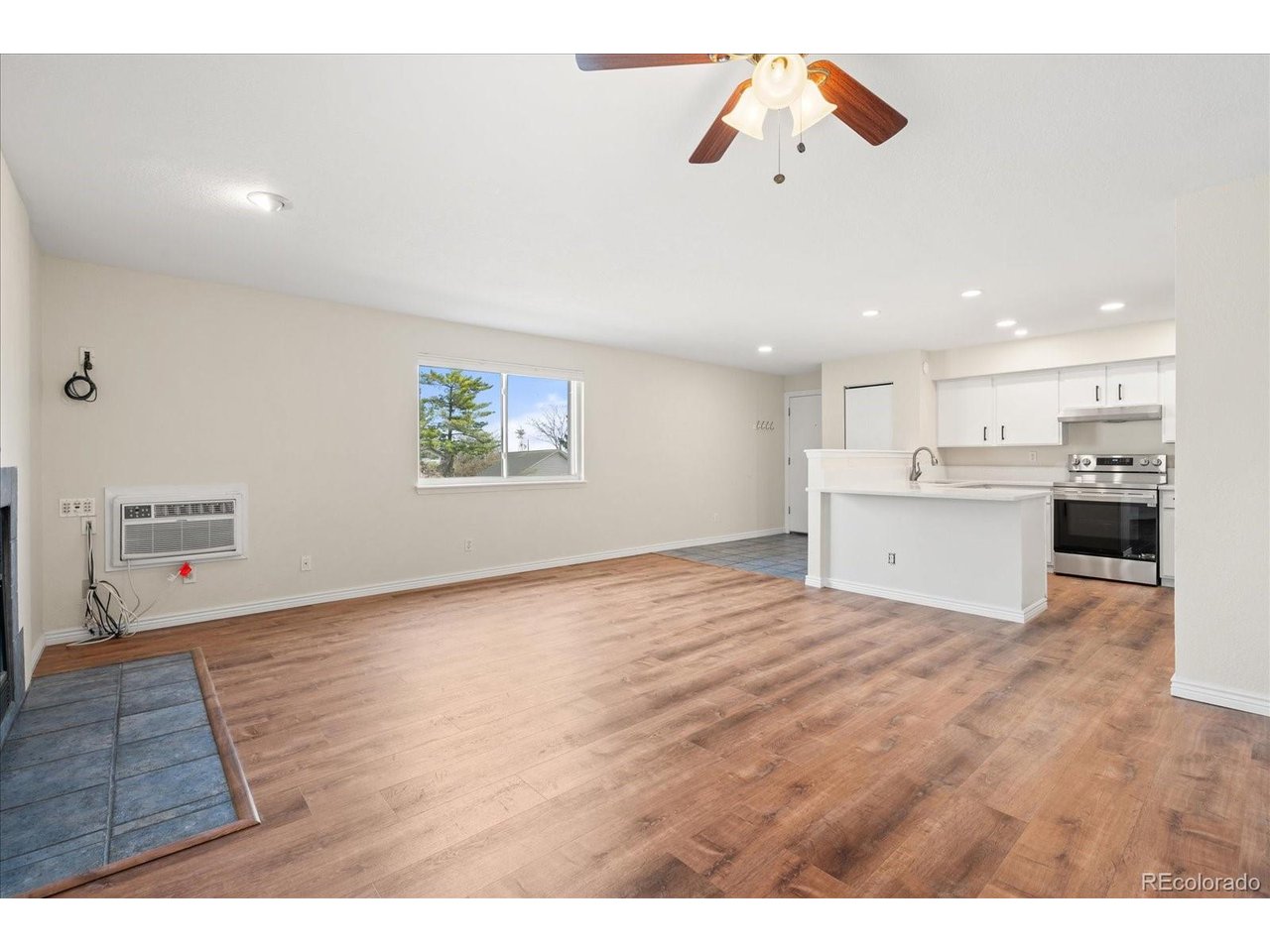 281 S Zinnia Way 2B