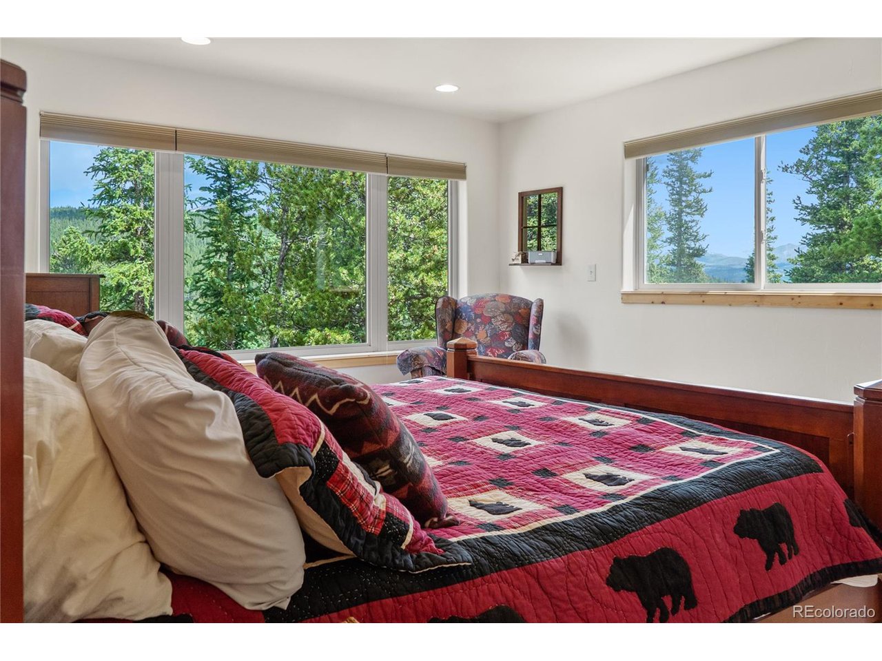1736 Valley Of The Sun Dr