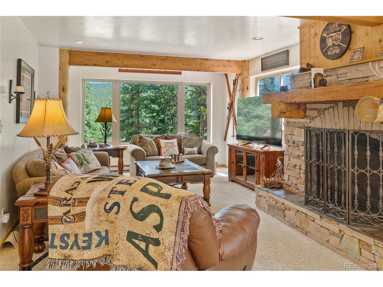 1736 Valley Of The Sun Dr
