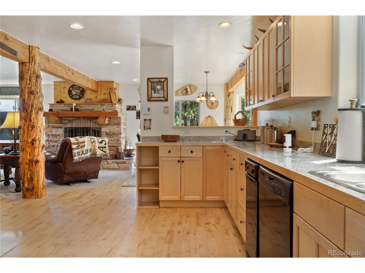 1736 Valley Of The Sun Dr