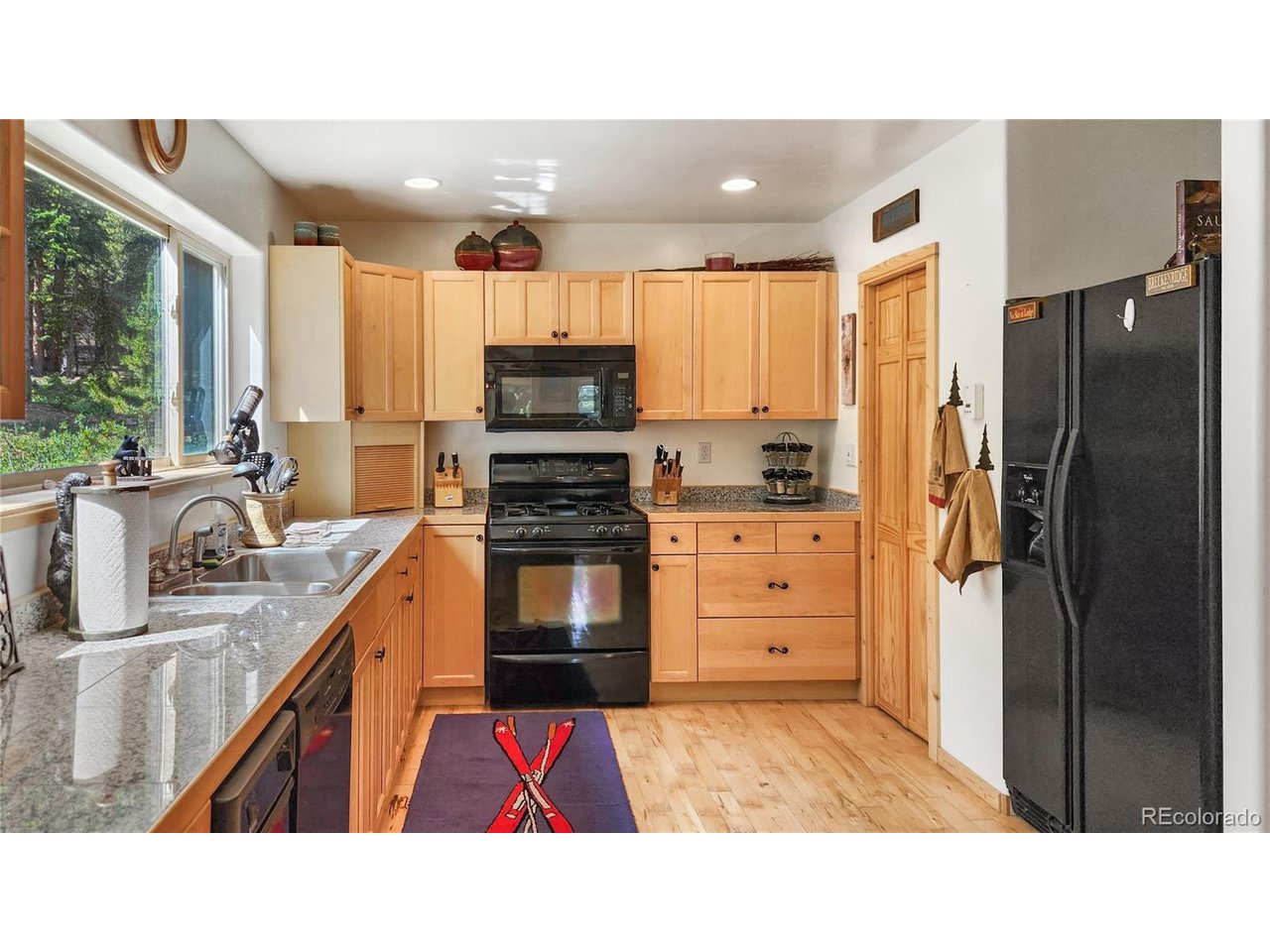 1736 Valley Of The Sun Dr