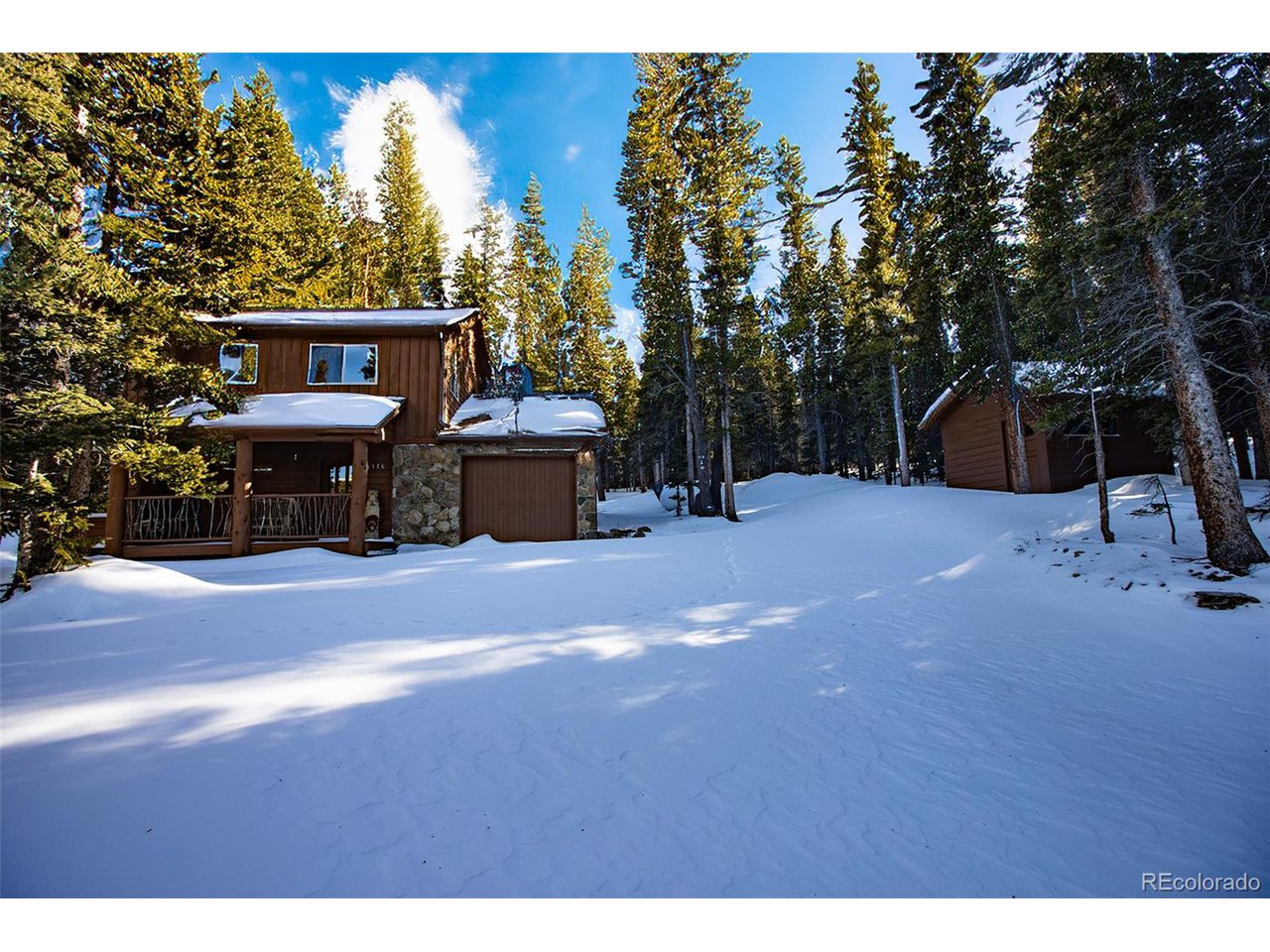 1736 Valley Of The Sun Dr