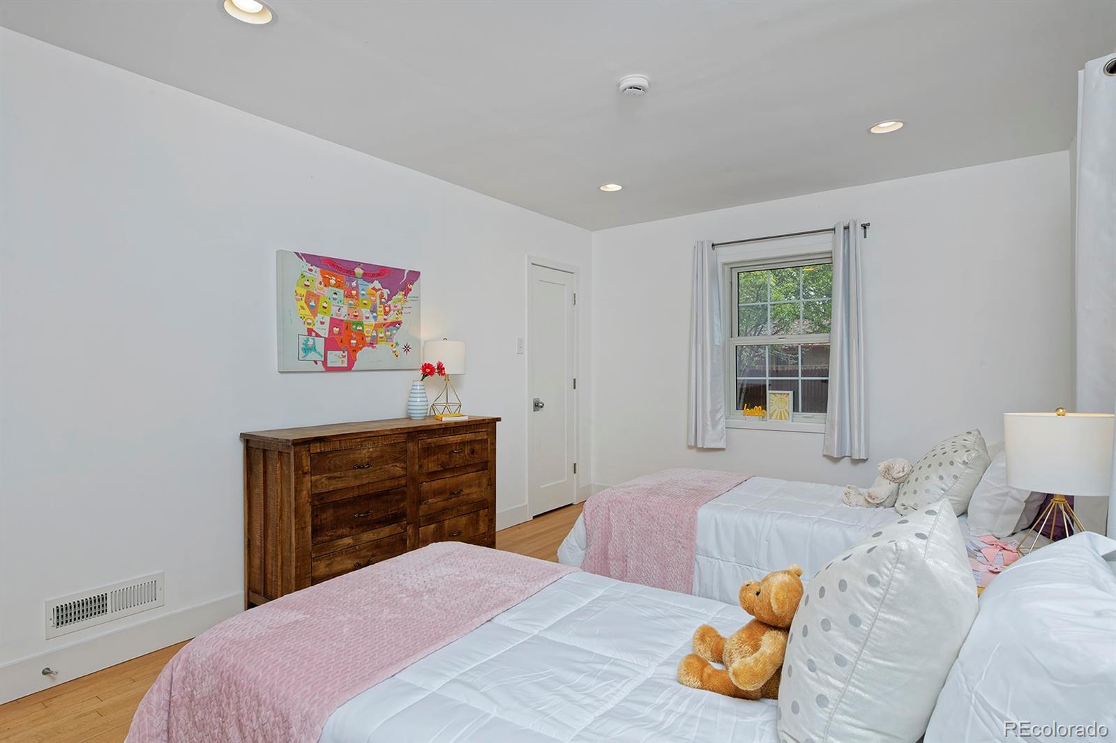 2500 Locust Street