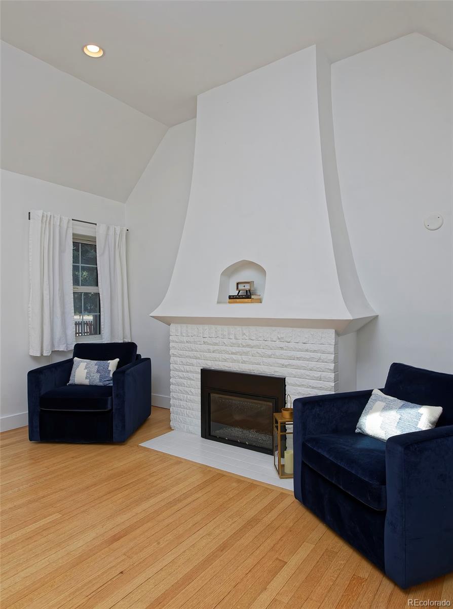 2500 Locust Street
