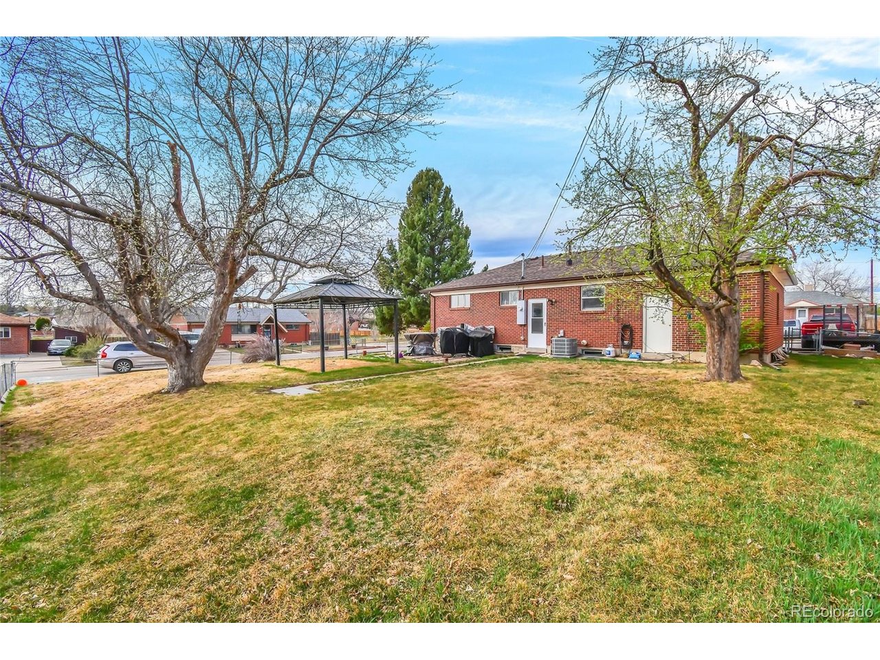10642 Larson Dr