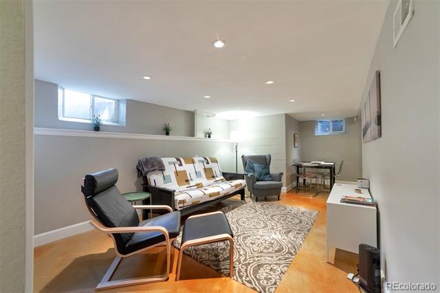 3395 Oneida Street Unit: B