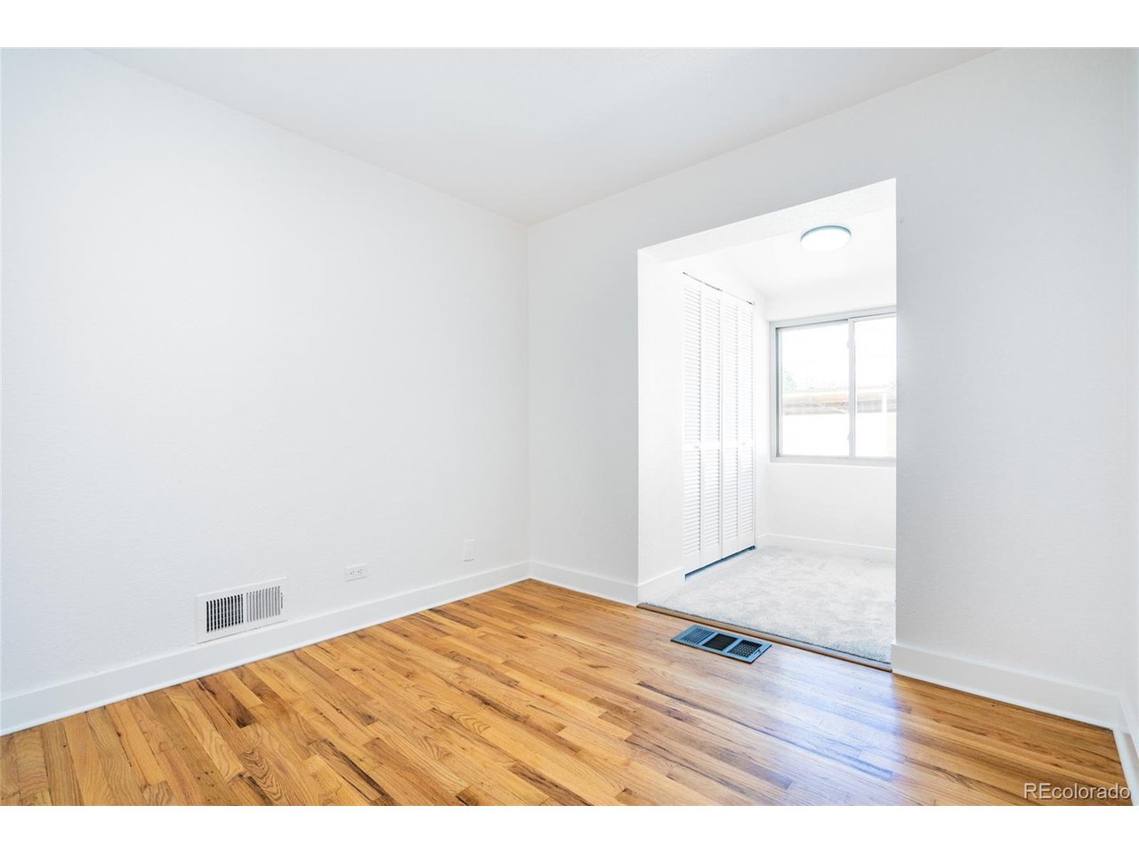 3307 Locust St
